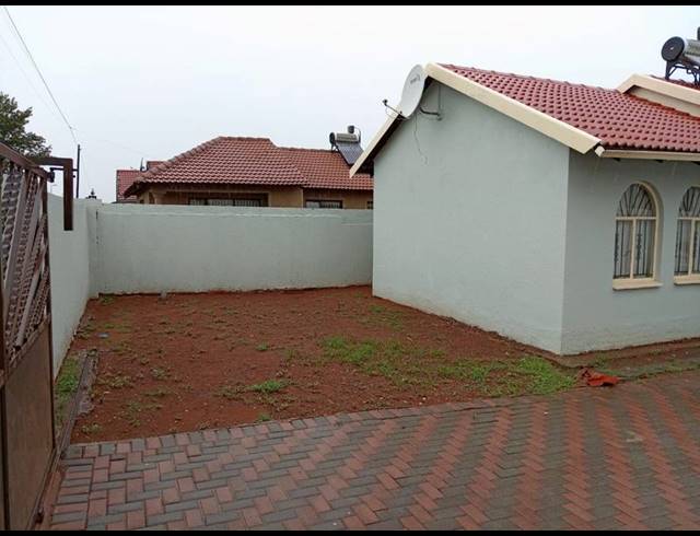 3 BEDROOM HOUSE FOR SALE IN PROTEA GARDEN